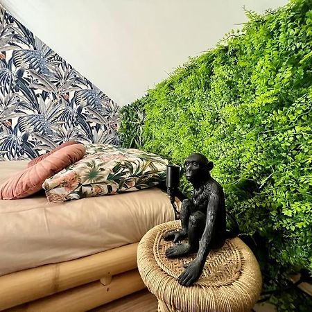 Nuit Dans La Jungle - Love Room Souppes-sur-Loing Bagian luar foto