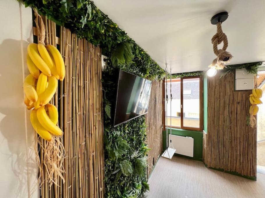 Nuit Dans La Jungle - Love Room Souppes-sur-Loing Bagian luar foto