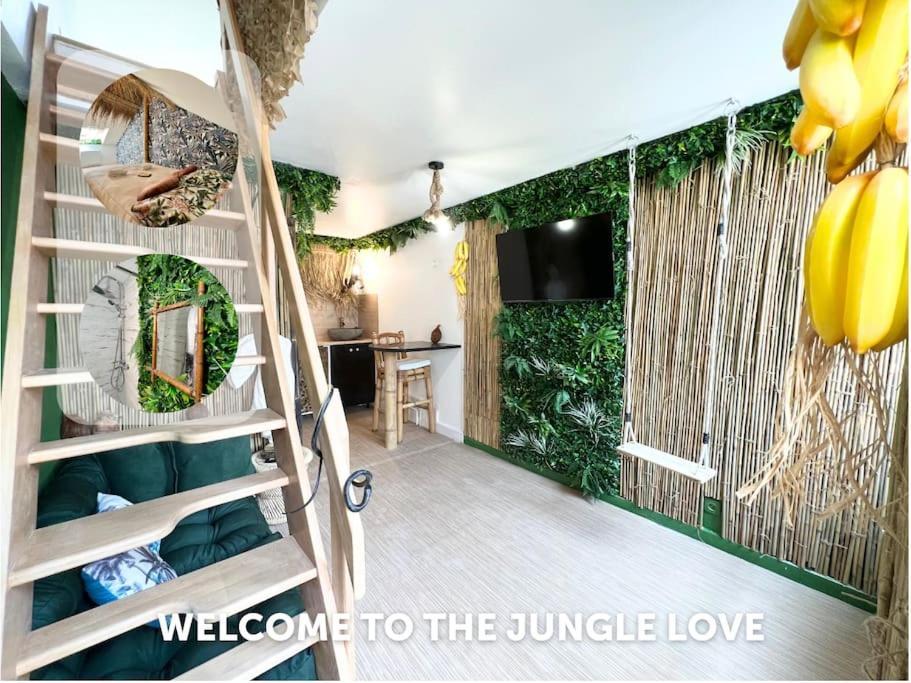 Nuit Dans La Jungle - Love Room Souppes-sur-Loing Bagian luar foto