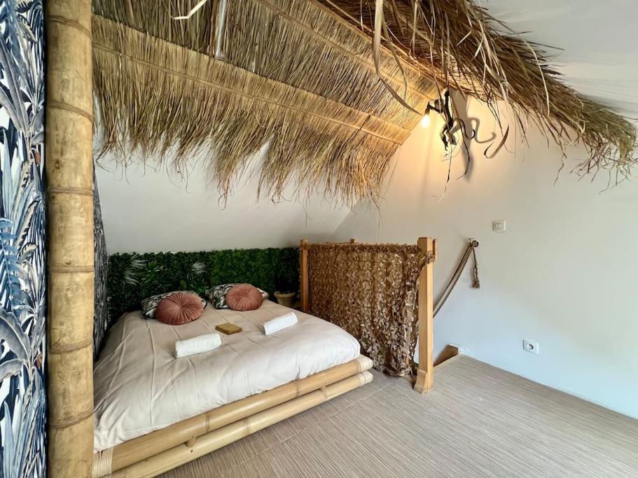 Nuit Dans La Jungle - Love Room Souppes-sur-Loing Bagian luar foto