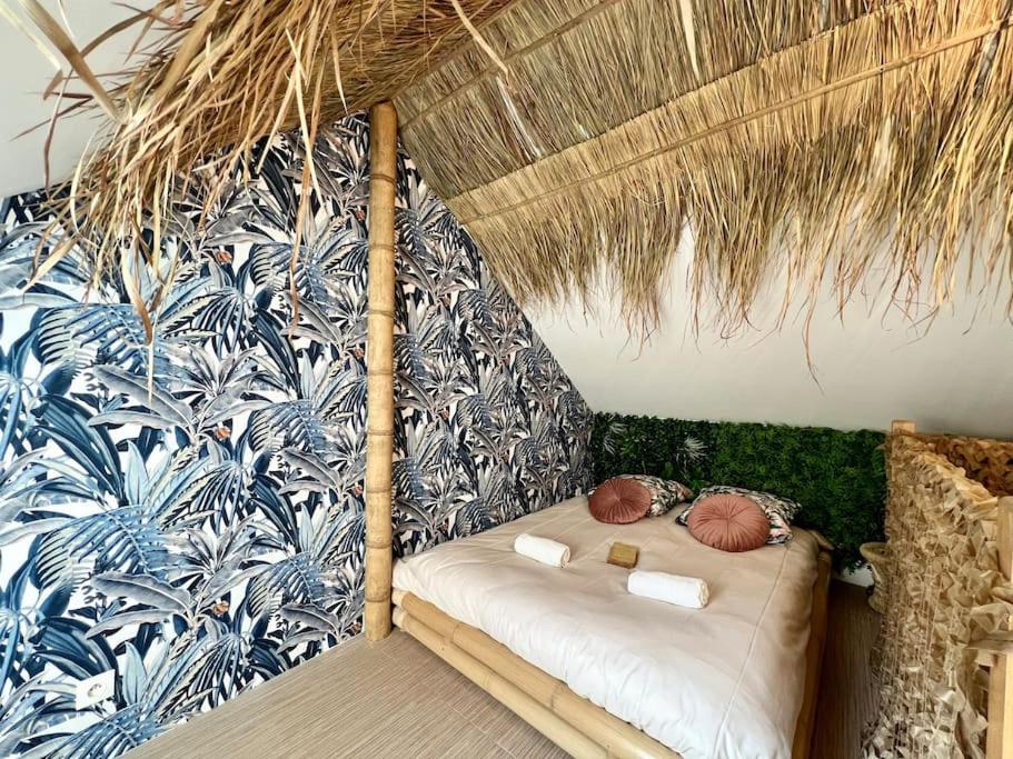 Nuit Dans La Jungle - Love Room Souppes-sur-Loing Bagian luar foto