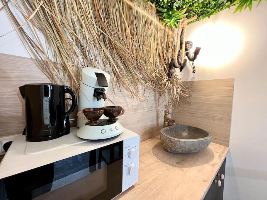 Nuit Dans La Jungle - Love Room Souppes-sur-Loing Bagian luar foto