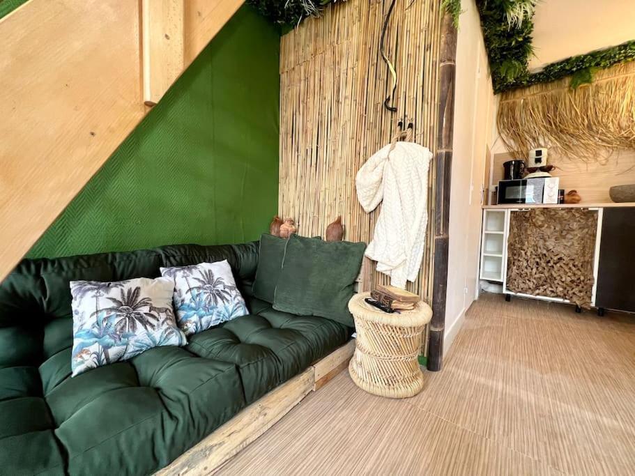 Nuit Dans La Jungle - Love Room Souppes-sur-Loing Bagian luar foto