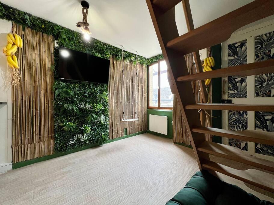 Nuit Dans La Jungle - Love Room Souppes-sur-Loing Bagian luar foto